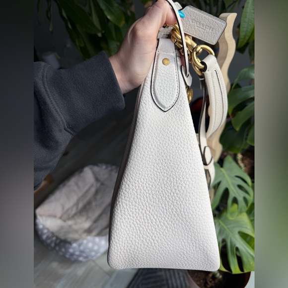 Coach Cary Shoulder (Large) CC435 in Chalk - Picture 5 of 11